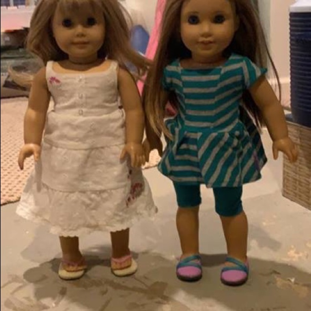 GWEN DOLL (doll on left only)